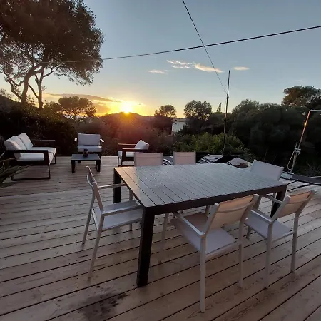 La Terrasse Des Lauriers Sur L'ile Du Levant *